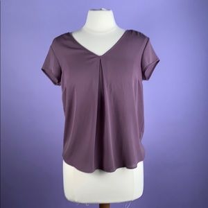 Purple v-neck dressy tee
